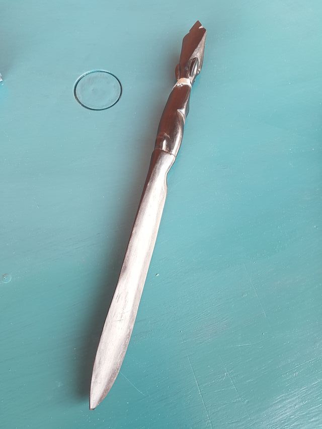 Tagliacarte lungo 35 Cm. Tribale intagliato a mano