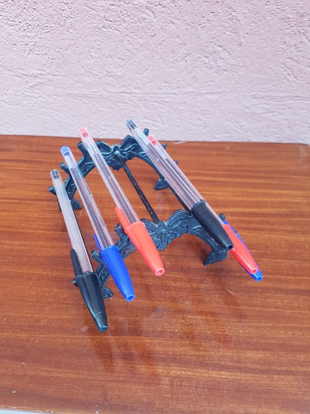 Vecchio portapenne in ferro Arte Vittoriana Epoca