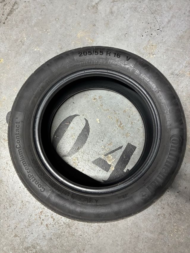 Neumático Continental 205/55 R16 V