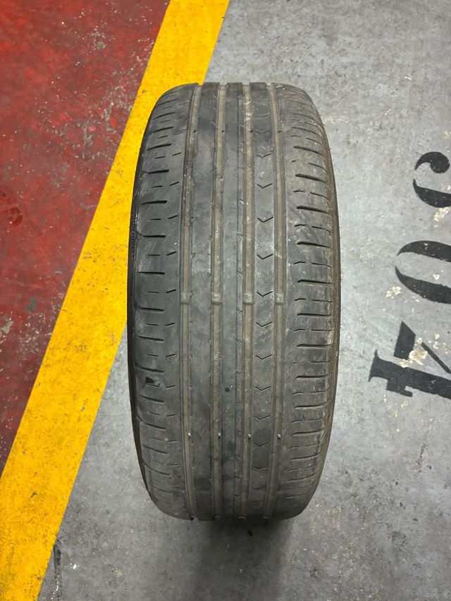 Neumático Continental 205/55 R16 V