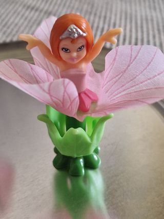 2 Fate fiori statuette 