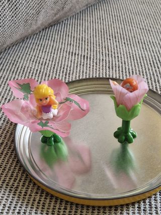2 Fate fiori statuette 
