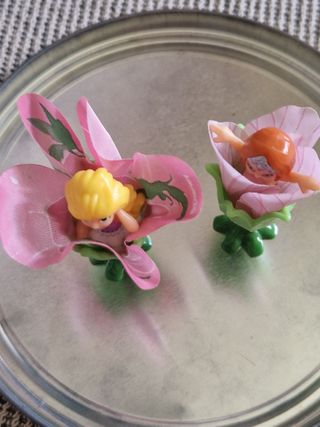 2 Fate fiori statuette 