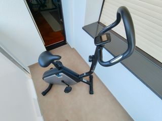 Bicicleta estática Domyos Essential 04