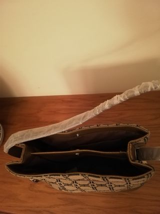 Bolso bandolera beige y marrón
