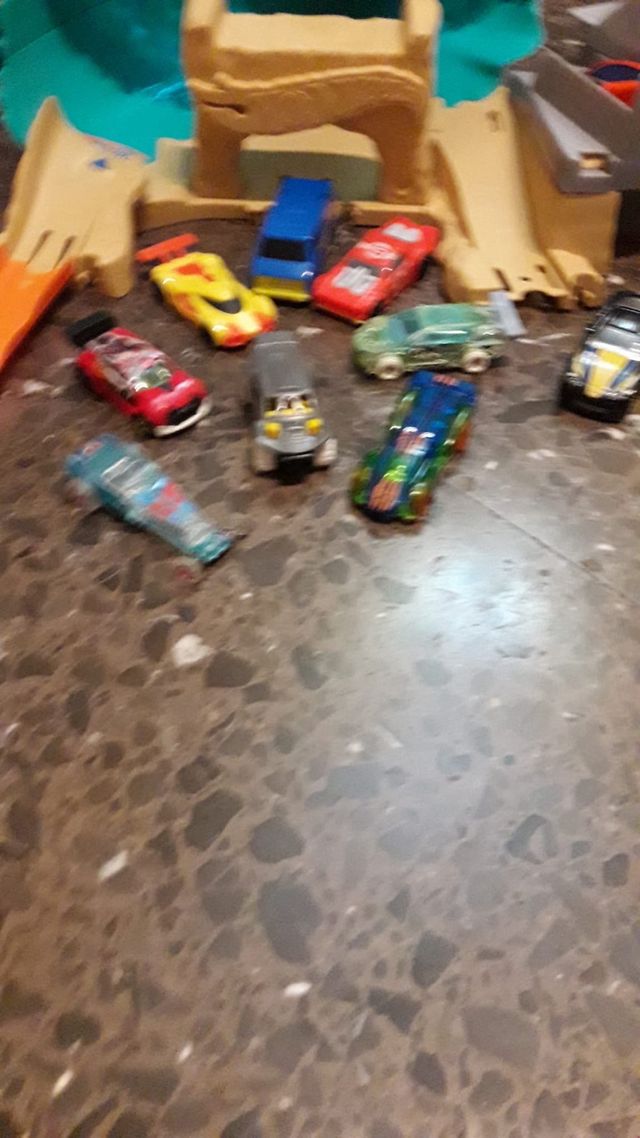 Pista Hot Wheels con loopin