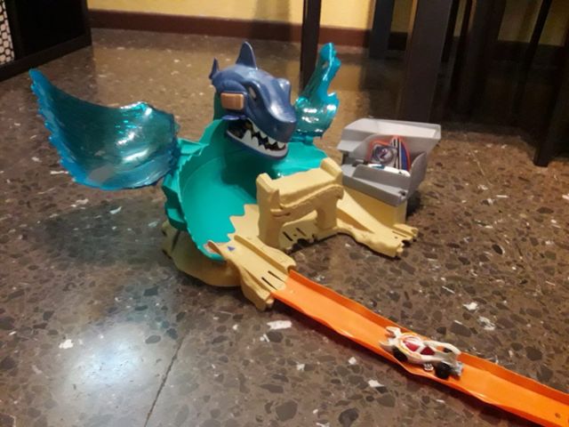 Pista Hot Wheels con loopin