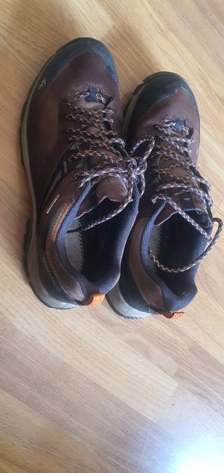 Zapatos montaña Marrón
