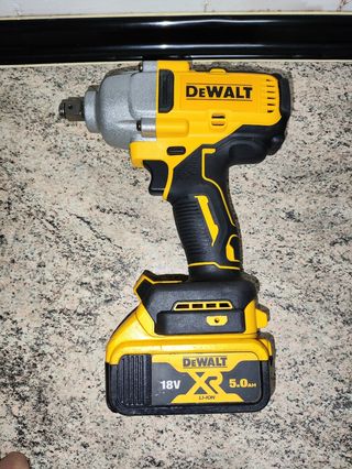Llave de impacto DCF892