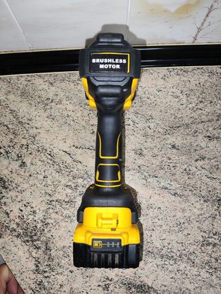 Llave de impacto DCF892