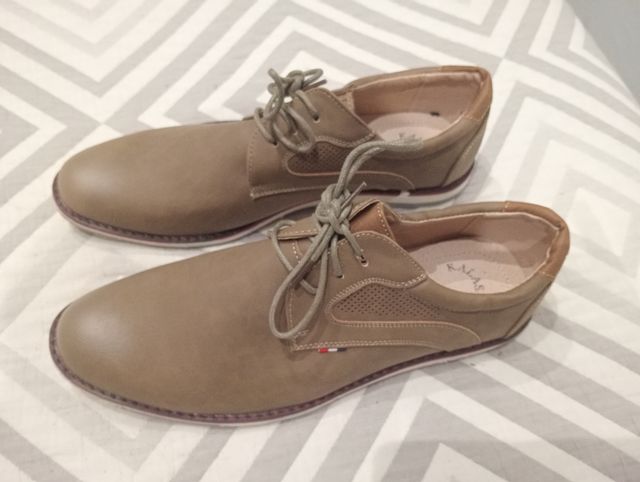 Zapatos beige de vestir