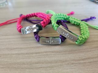 Braccialetti intrecciati colorati