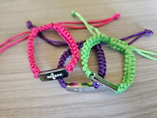 Braccialetti intrecciati colorati