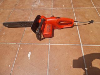 Motosierra electrica Black+Decker 40cm