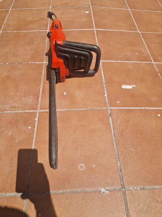 Motosierra electrica Black+Decker 40cm
