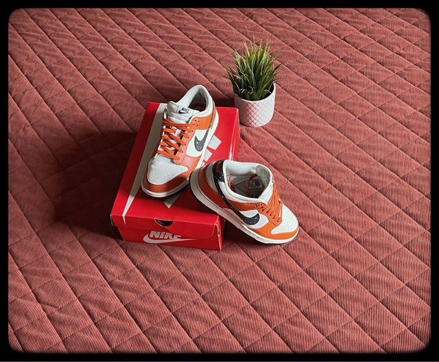 Nike Dunk Low - Naranja/Blanco EU43