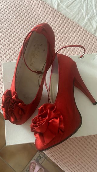 Zapatos rojos fiesta tacón