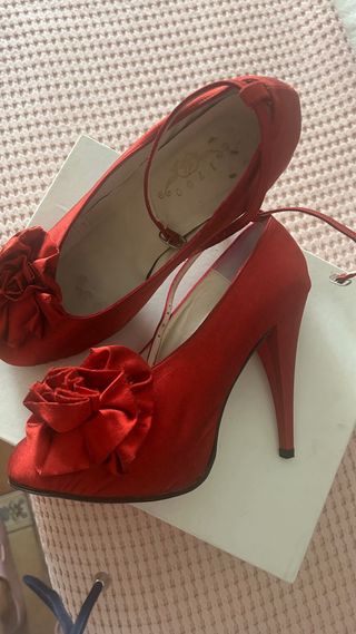 Zapatos rojos fiesta tacón
