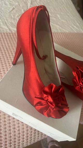 Zapatos rojos fiesta tacón