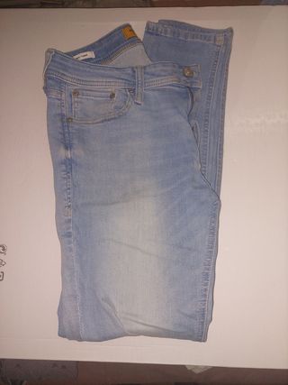Vaqueros Jack & Jones azul claro
L30 W30 slim fit