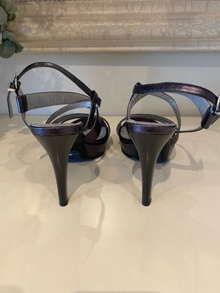 Sandalias nuevas con tacón marca Nero Giardini 