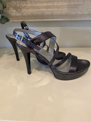 Sandalias nuevas con tacón marca Nero Giardini 