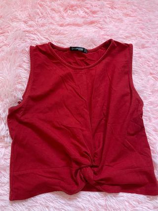 crop top rojo nudo