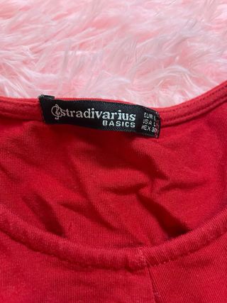 crop top rojo nudo