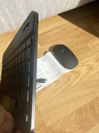 Teclado y ratón Bluetooth inalambrico 