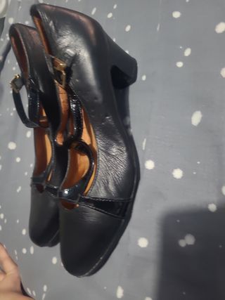 Zapatos negros tacón bajo