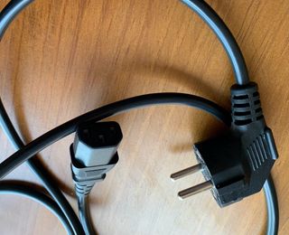 4 Cables IEC C13-Schuko