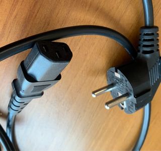 4 Cables IEC C13-Schuko