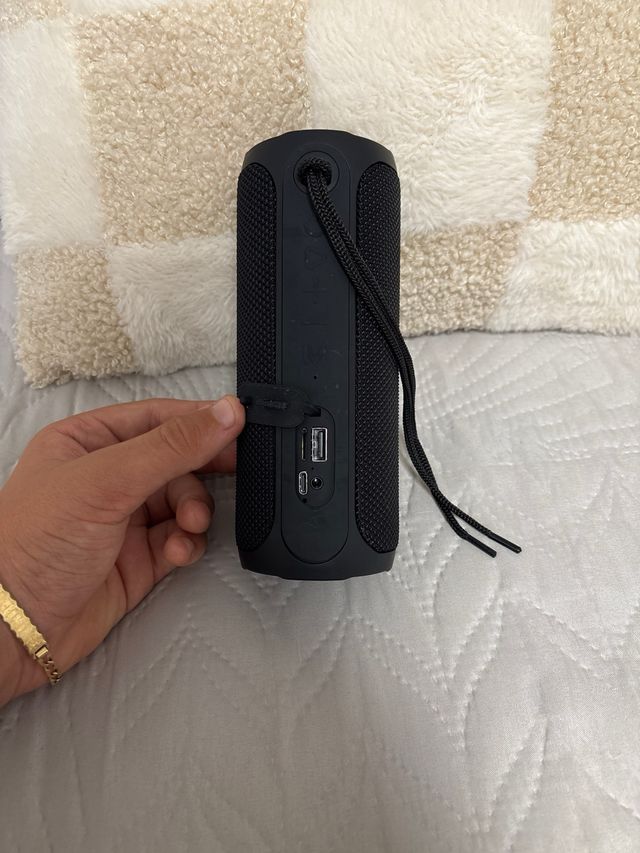 Altavoz Bluetooth portátil negro