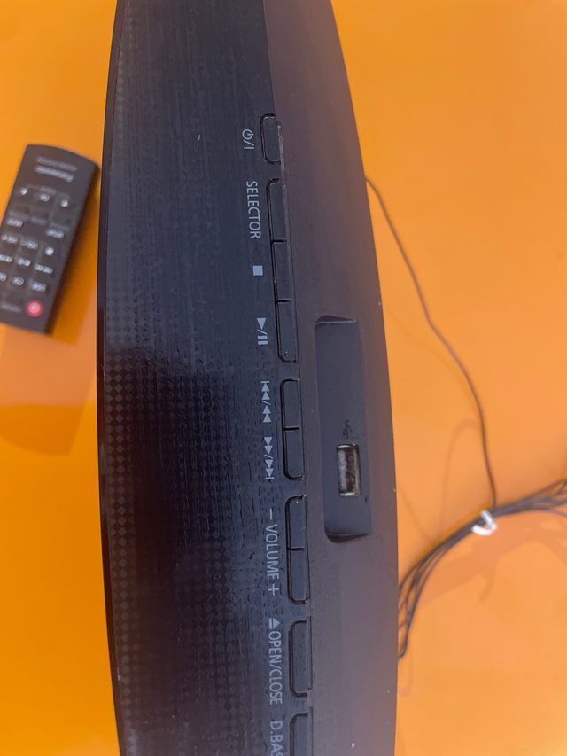 Panasonic SC-HC19: Radio CD negra