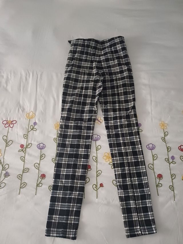 Pantalones Bershka cuadros blanco-negro