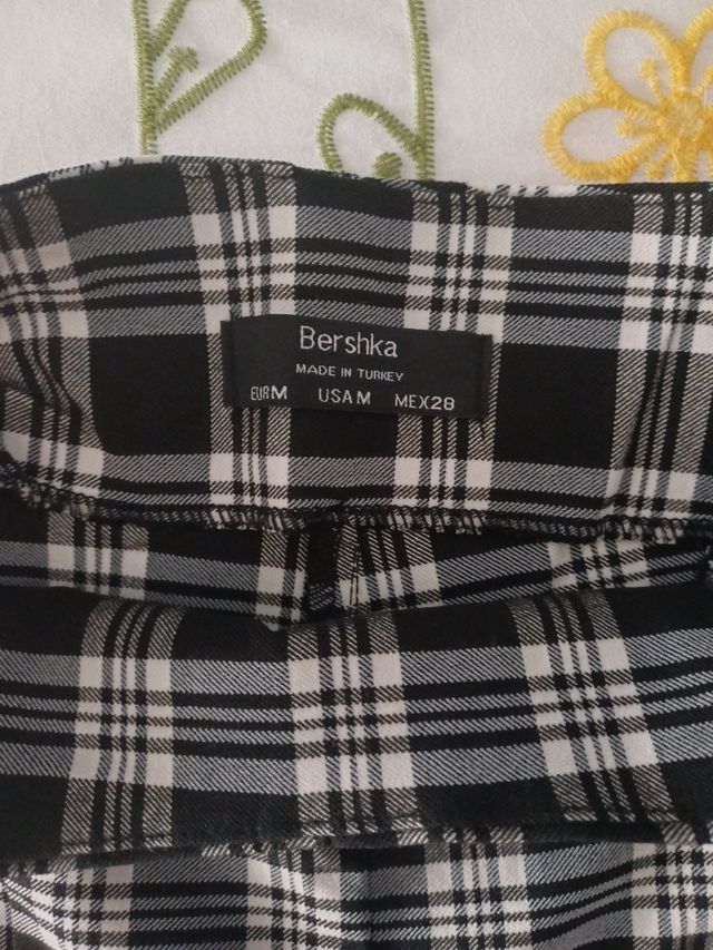 Pantalones Bershka cuadros blanco-negro