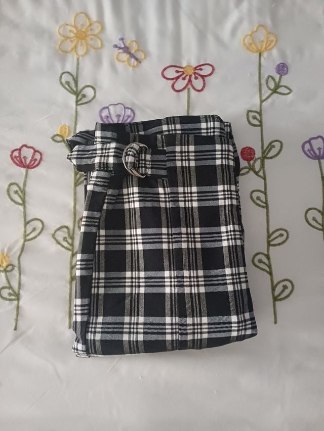 Pantalones Bershka cuadros blanco-negro