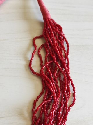Collana rossa intrecciata pietre 