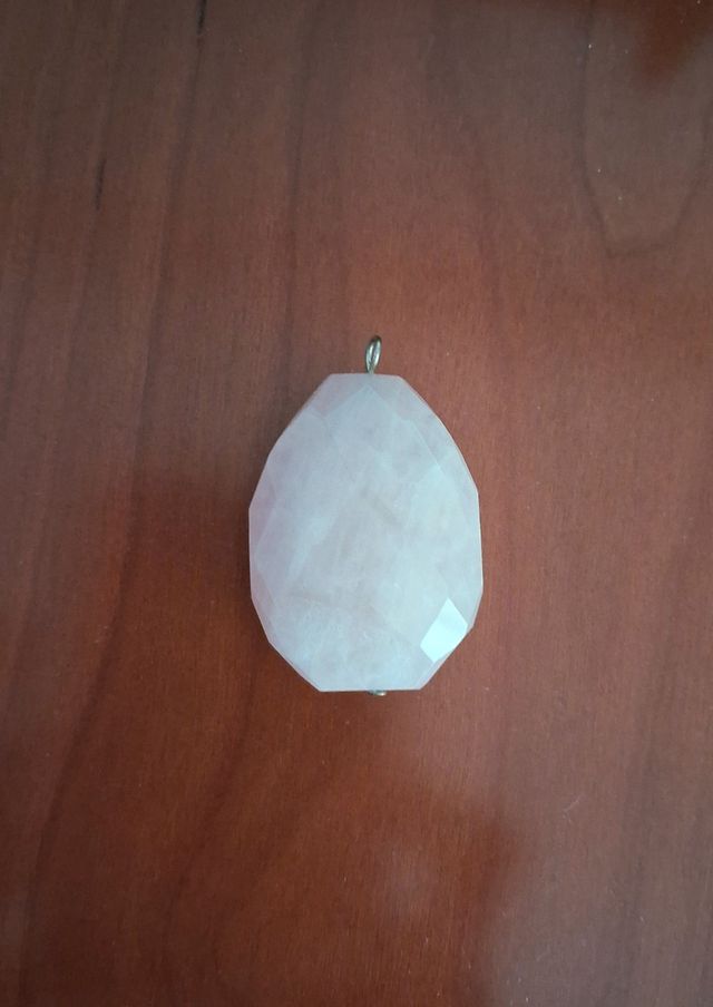 Colgante cuarzo rosa.