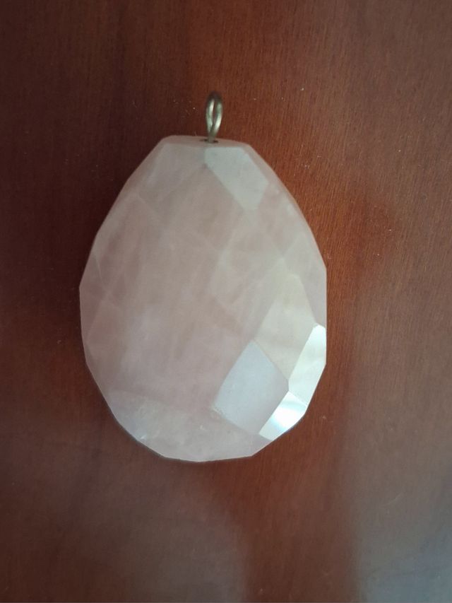 Colgante cuarzo rosa.