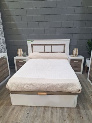 Dormitorio blanco y madera