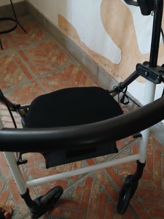 Andador plegable para mayores