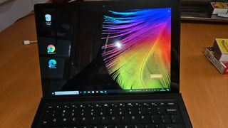 Lenovo Yoga: Portátil táctil convertible
