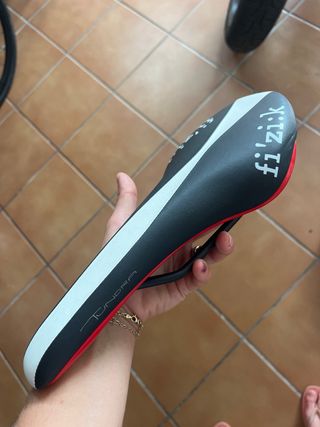 Sillín bici Fizik Tundra