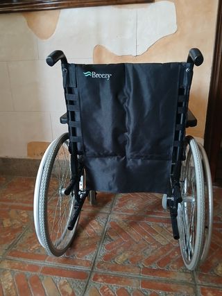 Silla de ruedas Breezy plegable