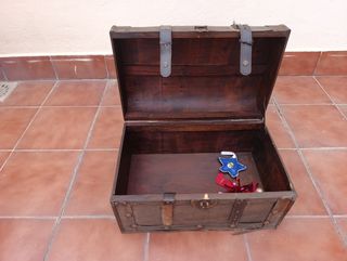 Baúl antiguo de madera