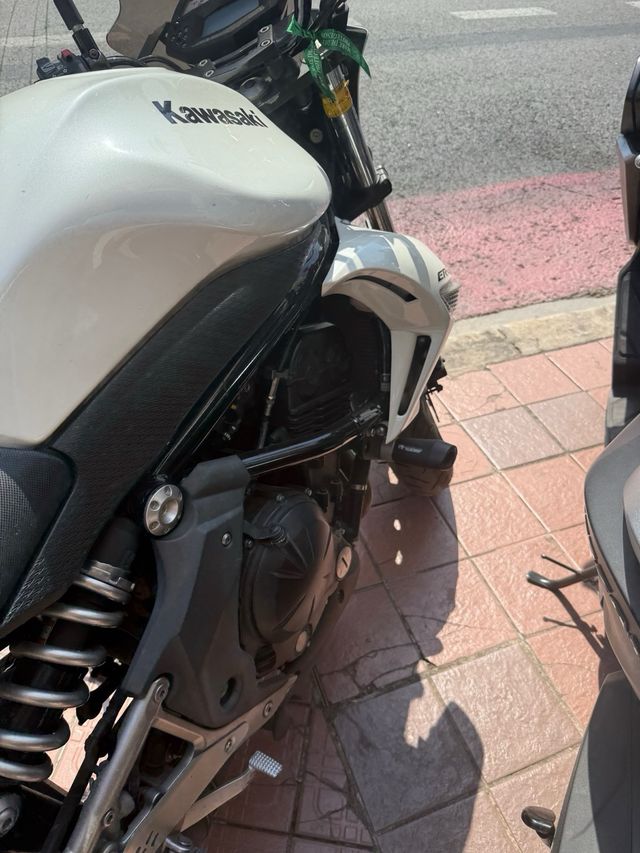 Kawasaki ER-6n limitada A2 - 41600km