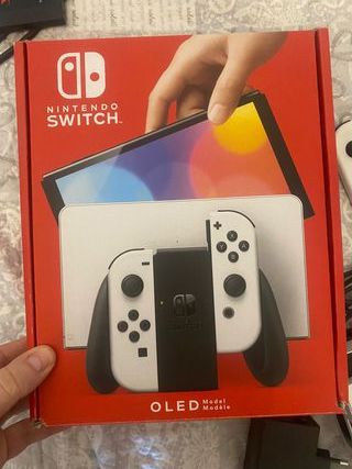 Nintendo Switch OLED bianca