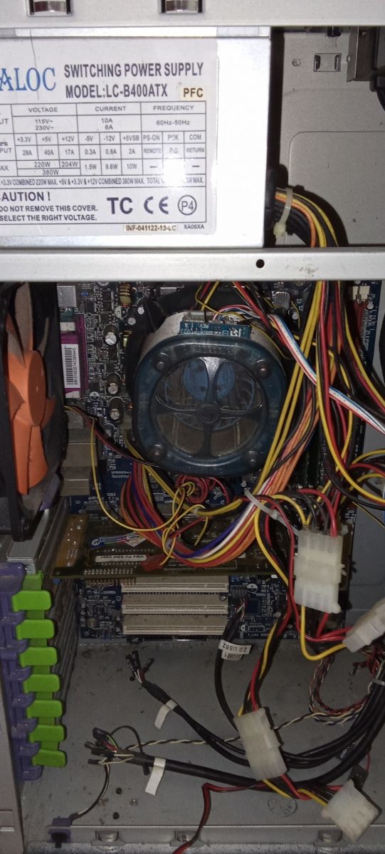 Torre PC Soprano negra - ideal restaurar