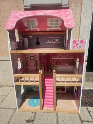 Casita muñecas madera rosa